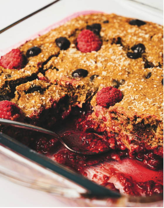 Pouding à la Bomba Rosa du livre MIASMKI! On cuisine en famille de Madame Labriski. Recette santé aux framboise, chocolat noir et noir de coco. Recette facile à faire et sans sucre raffiné ajouté. (Testée dans gluten_