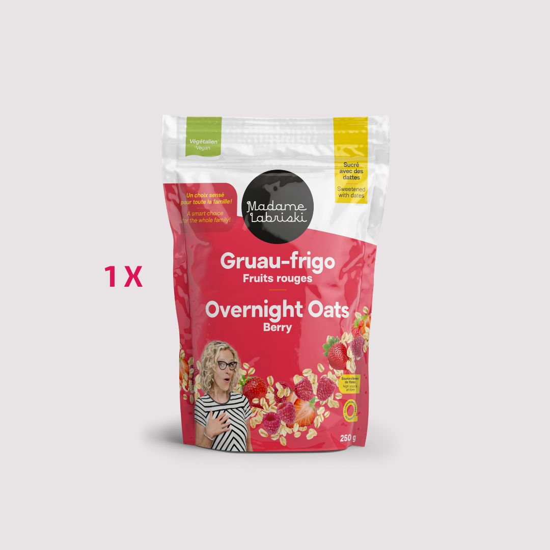 Gruau-frigo 3 x moins de sucre : Fruits rouges. Préparation sans sucre raffiné ajouté et riche en fibres. Produit de l'épicerie santé en ligne de Madame Labriski. Disponible à l'unité.