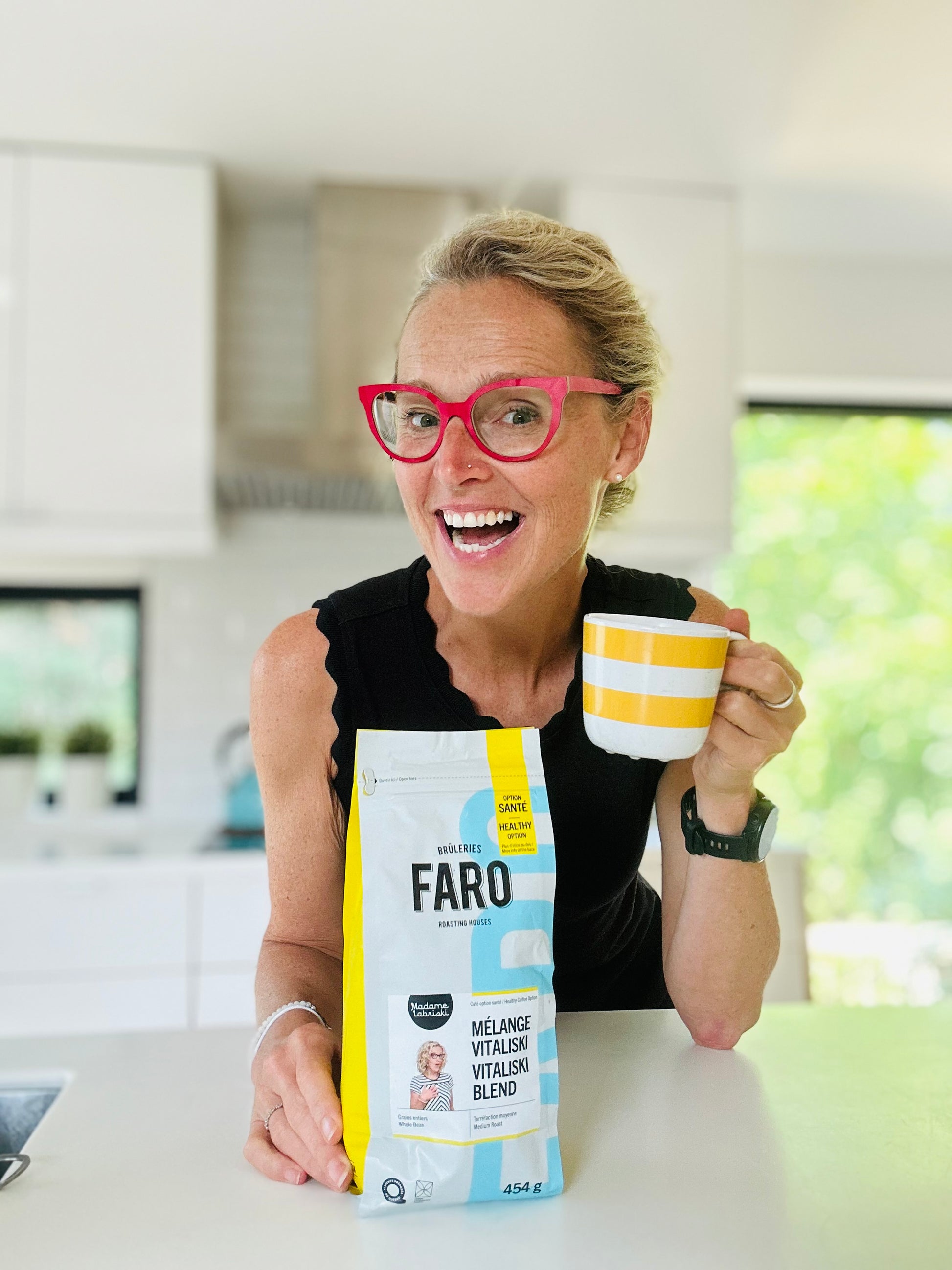 Café faible en caféine. Riche en goût et en joie.