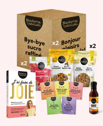 Cette boîte comprend le livre J'ai faim de joie, le lot de 5 lingettes écolo-inspirantes et 2 x le mélanges à biscuits santé Divine avoinette, 2 x le mélange à gruau-frigo Fruits rouge, la sauce BBQ Piquant savoureux et 2 x le mélange à muffin Choco-bananaaah!