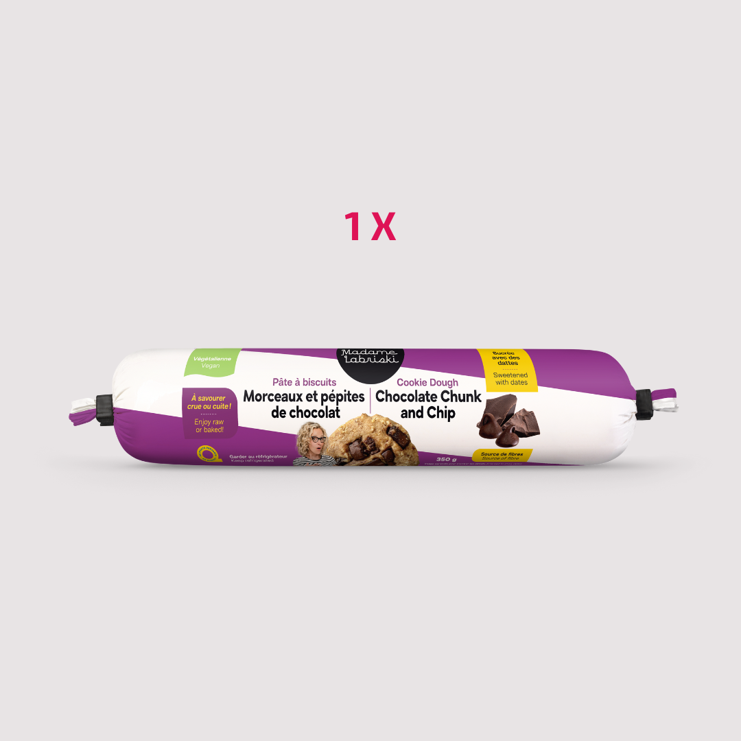 Pâte à biscuits santé à manger crue ou cuite VÉGANE aux morceaux et pépites de chocolat. Produit de l'épicerie santé en ligne de Madame Labriski sans sucre raffiné ajouté et riche en fibres. Disponible à l'unité.